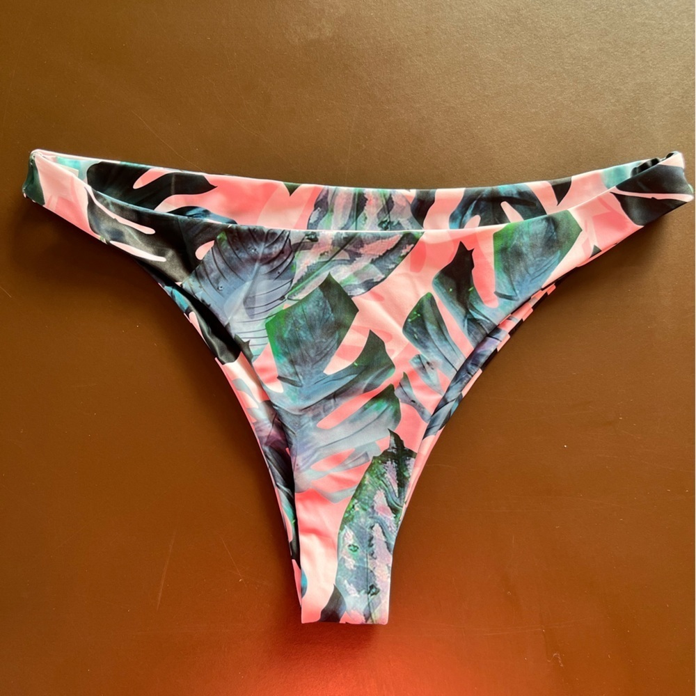 Brand new bikini bottoms